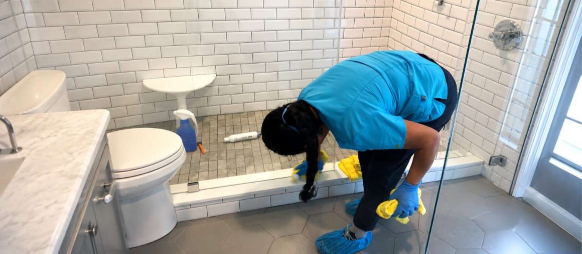 Expert Bathrooms Cleaning: Why Homeowners Trust Lali's Amazing Cleaning Team